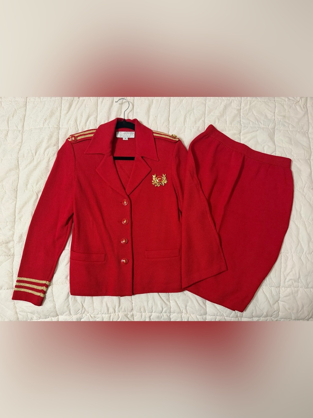 St. John Collection Poppy Red Knit Skirt Suit Removable Brooch Size 4